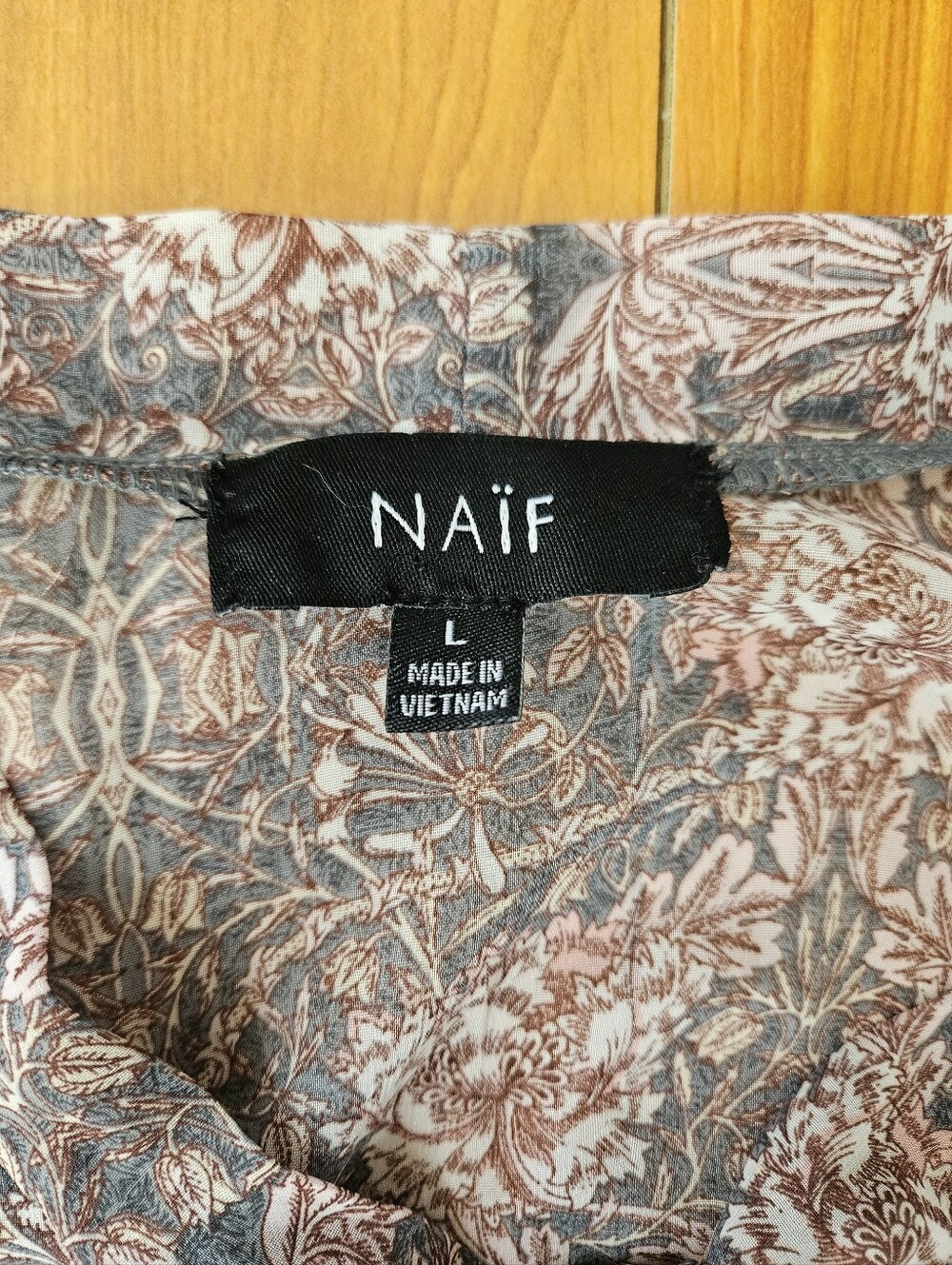 NEVER WORN! NAIF Pink Floral V-Neck Boho Blouse Top Sz Size Large - Picture 3 of 14